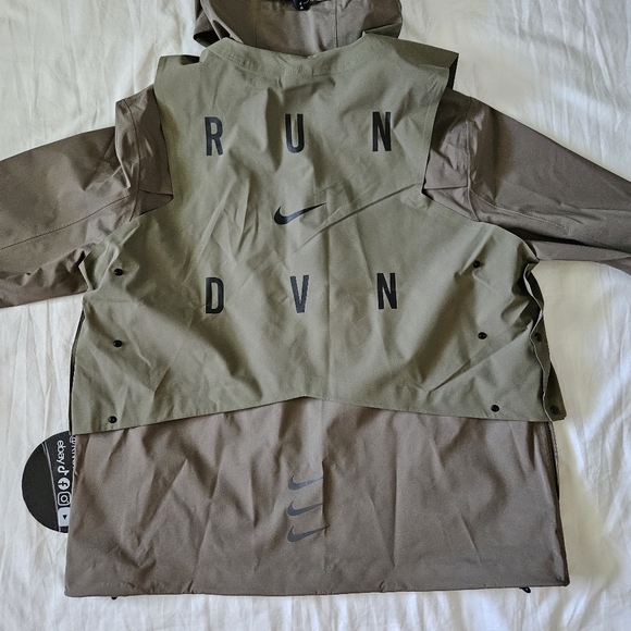 Nike Storm Fit Run Division Hooded Jacket Olive DV1247-222 Women's Size Large - Picture 10 of 12